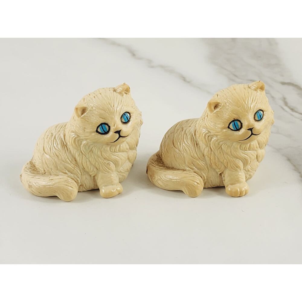Mini Kitten Cat Figurines Resin 2" Blue Eyes 80's Cream x2 Home Decor Vintage